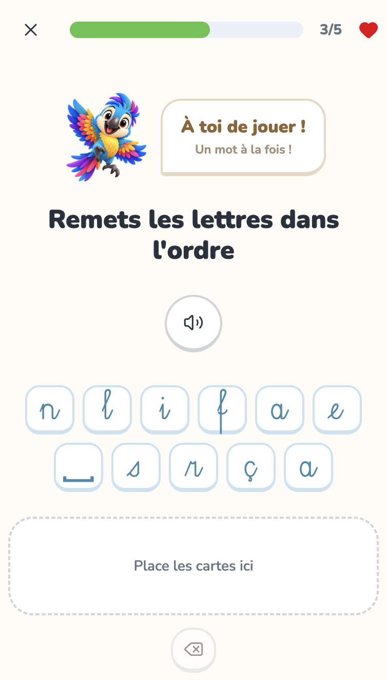 Jeu Mimémo où l’enfant remet les lettres du mot dans le bon ordre